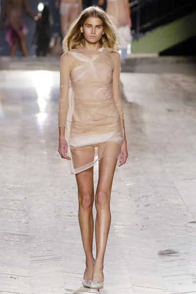Look 19